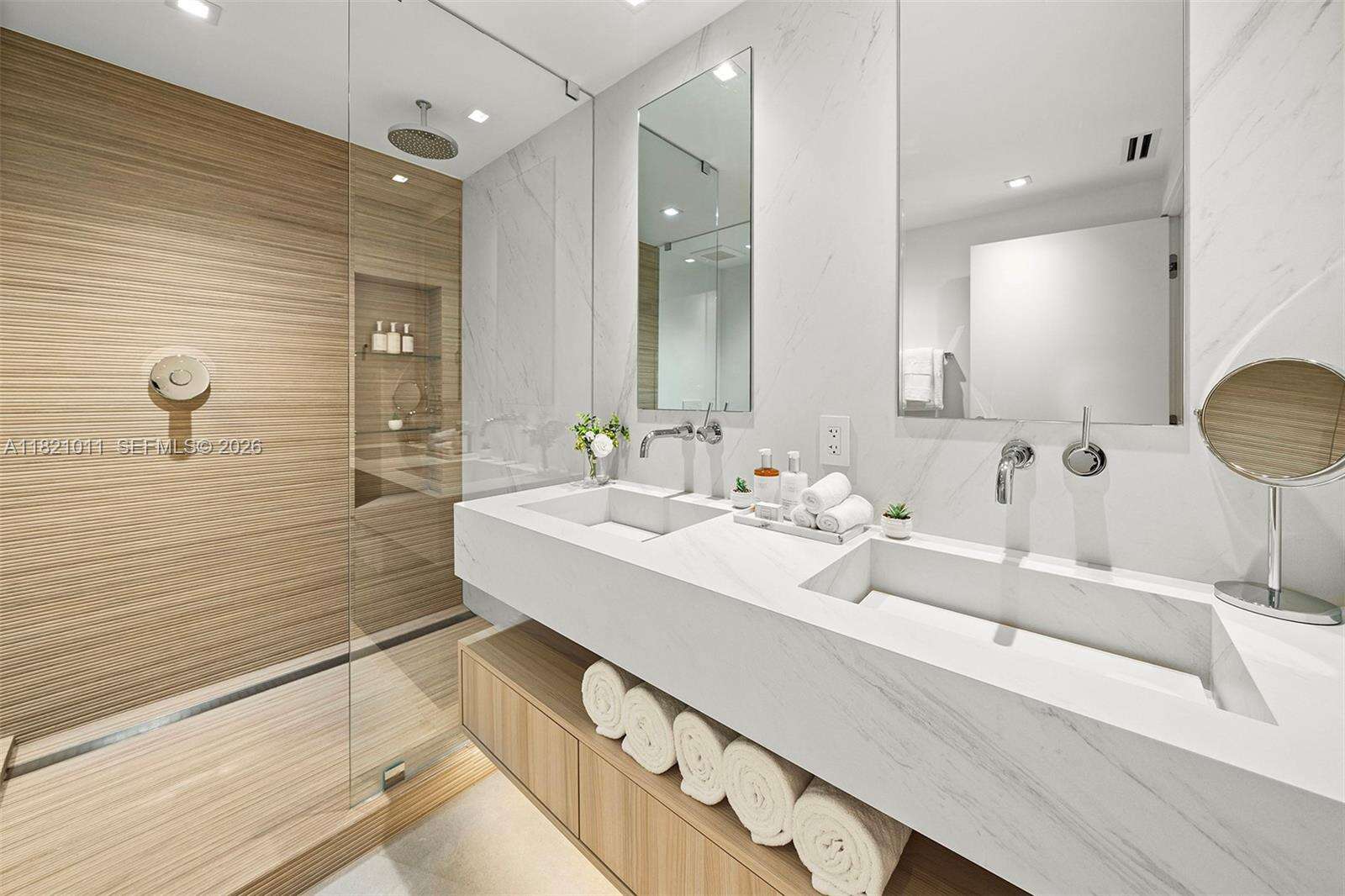 Roney Palace at 2301 Collins Ave, Miami Beach, FL 33139 - For Rent photo 45