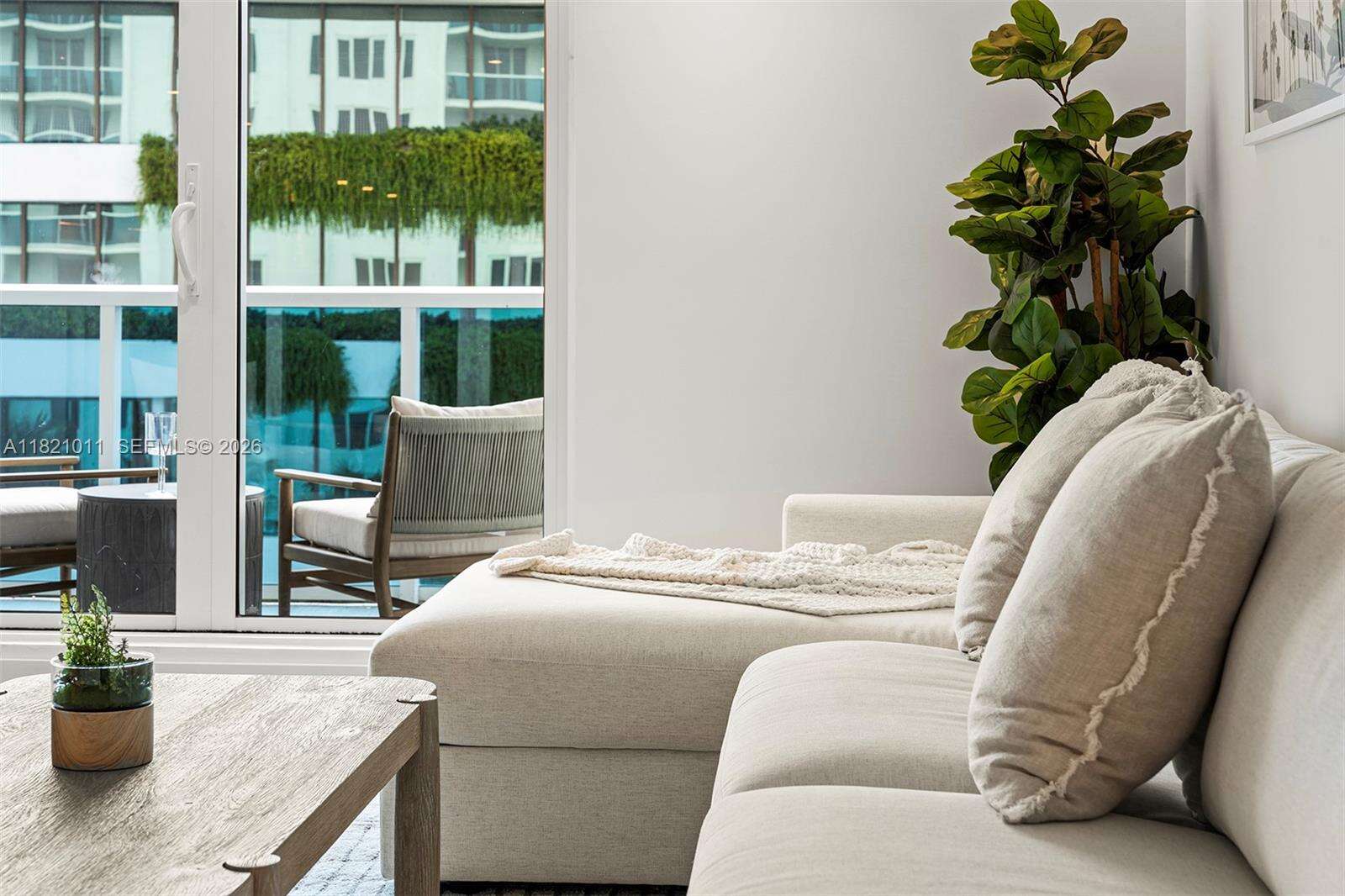 Roney Palace at 2301 Collins Ave, Miami Beach, FL 33139 - For Rent photo 9