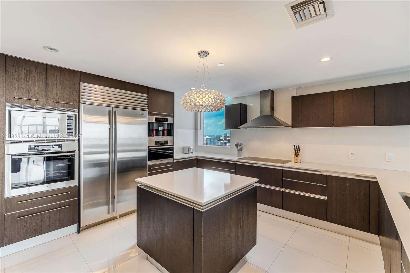 Jade Beach at 17001 Collins Ave, Sunny Isles Beach, FL 33160 - For Rent photo 12