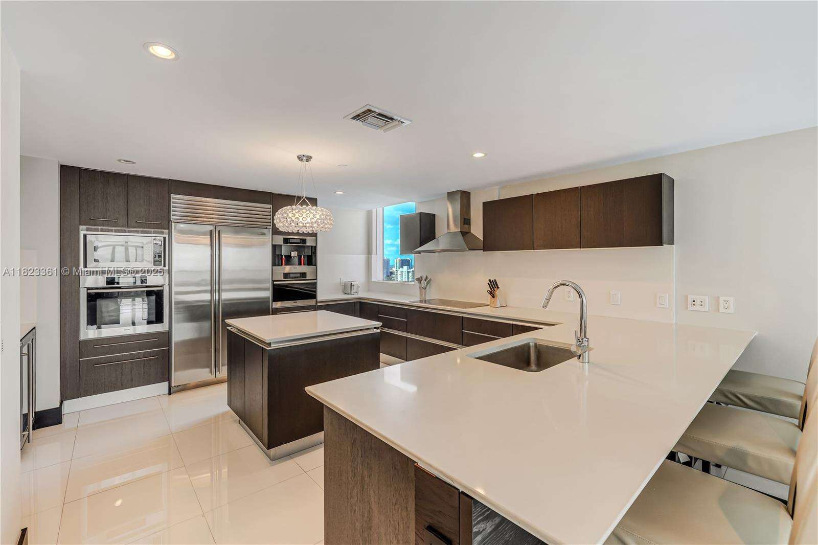 Jade Beach at 17001 Collins Ave, Sunny Isles Beach, FL 33160 - For Rent photo 13