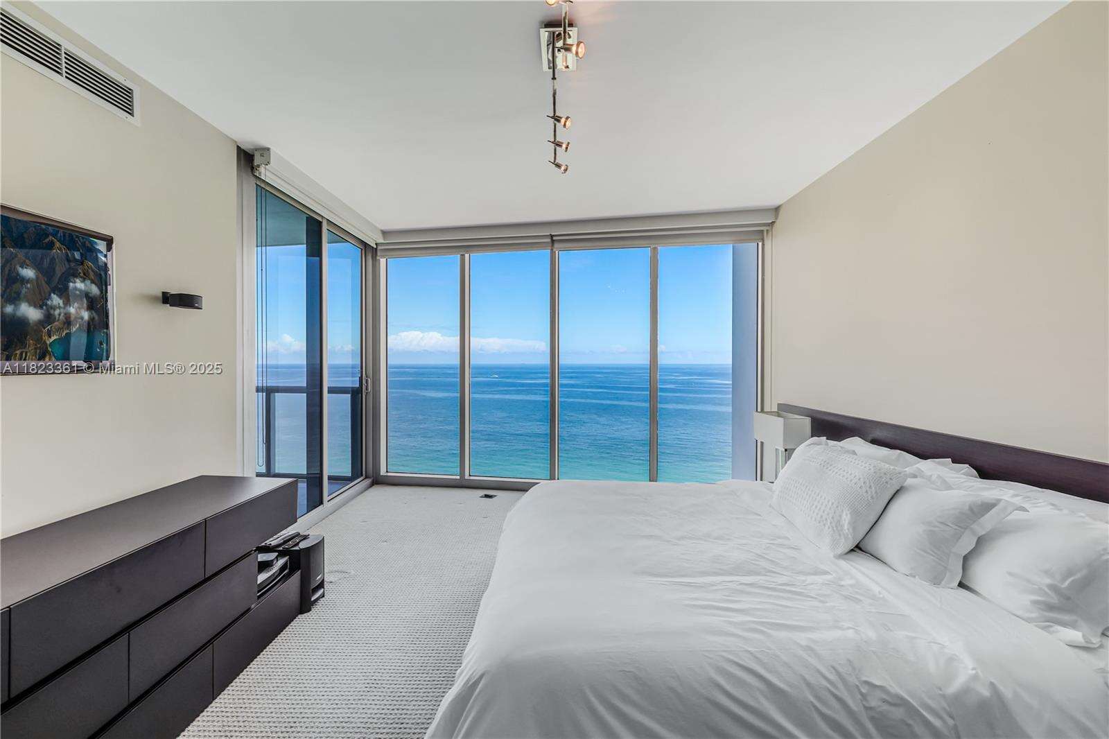 Jade Beach at 17001 Collins Ave, Sunny Isles Beach, FL 33160 - For Rent photo 14