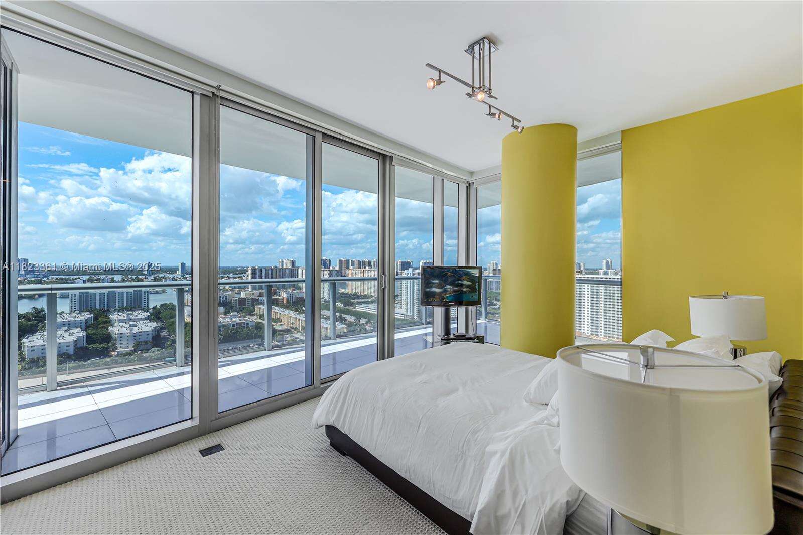 Jade Beach at 17001 Collins Ave, Sunny Isles Beach, FL 33160 - For Rent photo 21