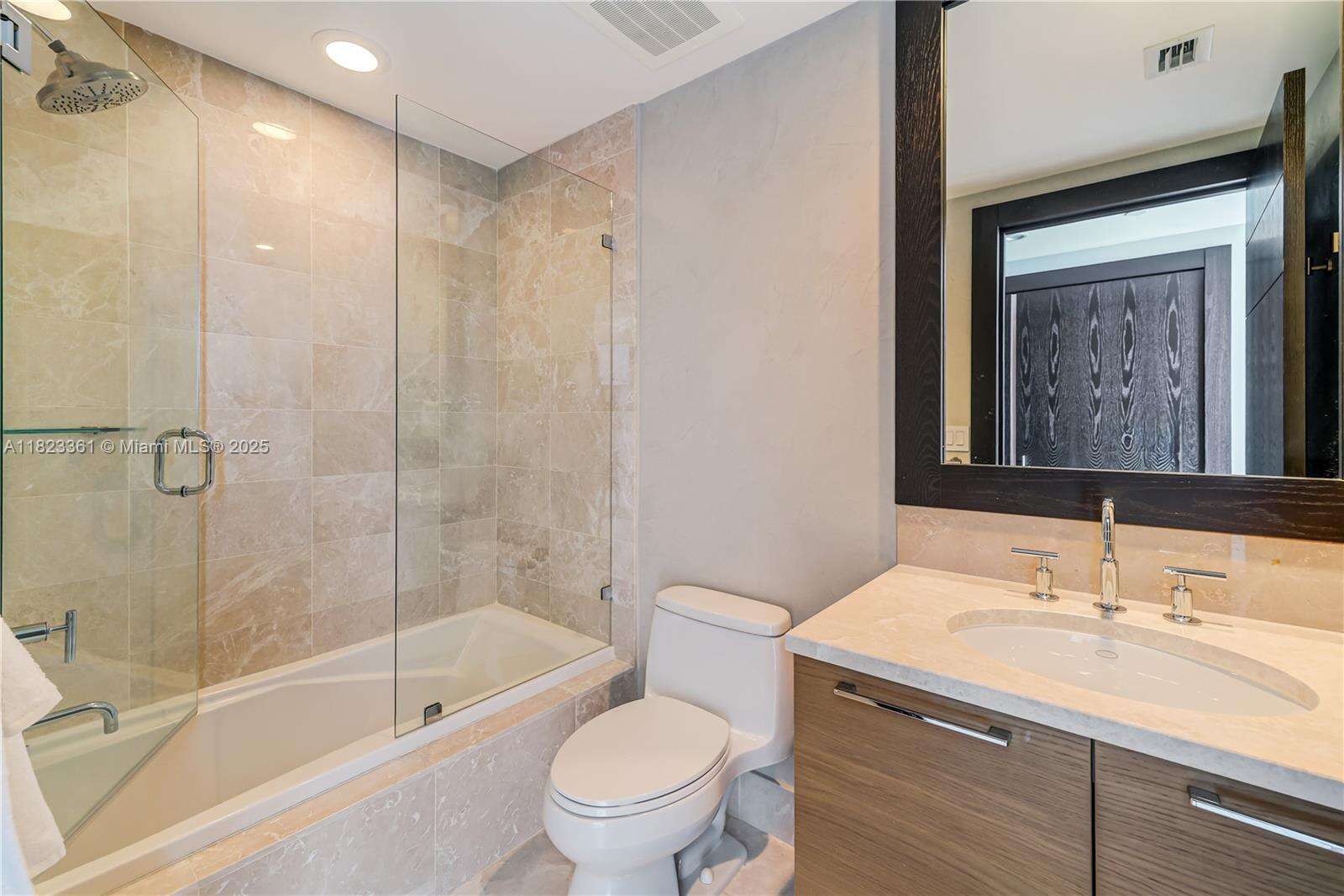 Jade Beach at 17001 Collins Ave, Sunny Isles Beach, FL 33160 - For Rent photo 22