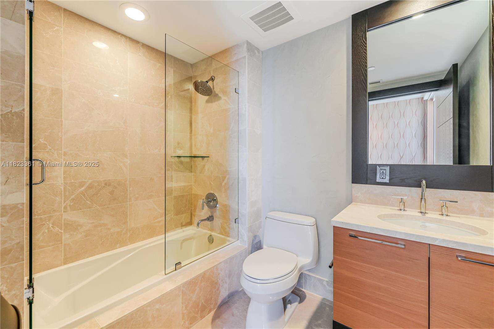 Jade Beach at 17001 Collins Ave, Sunny Isles Beach, FL 33160 - For Rent photo 28
