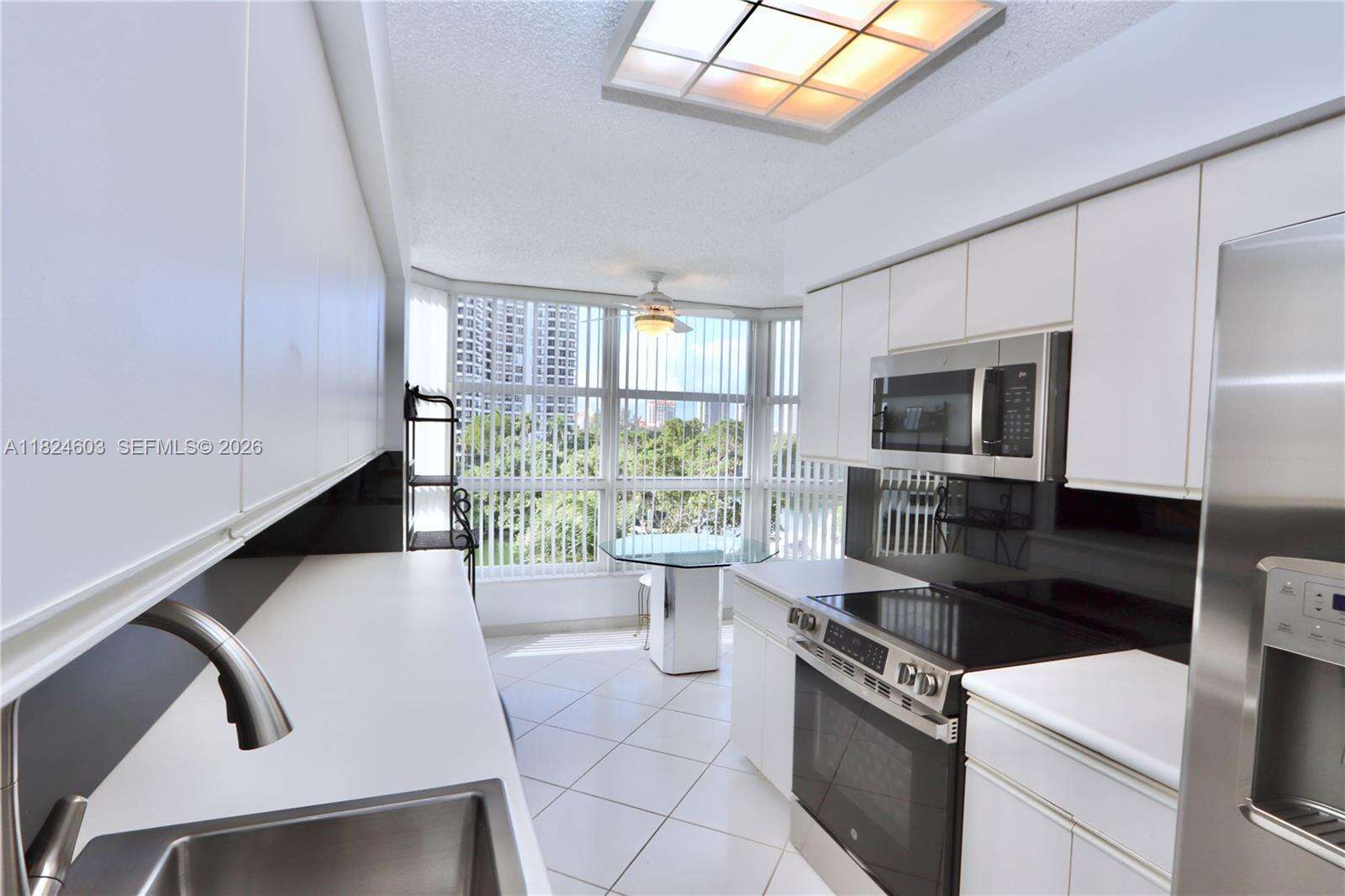 Mystic Pointe Tower 500 at 3530 Mystic Pointe Dr, Aventura, FL 33180 - For Rent photo 11