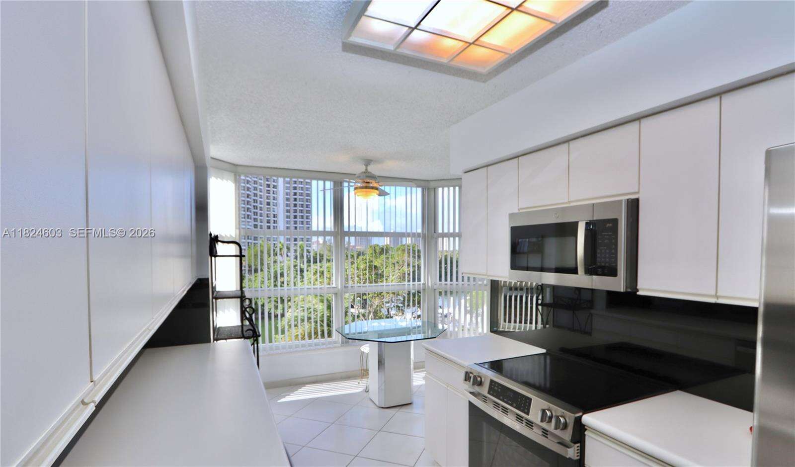 Mystic Pointe Tower 500 at 3530 Mystic Pointe Dr, Aventura, FL 33180 - For Rent photo 10