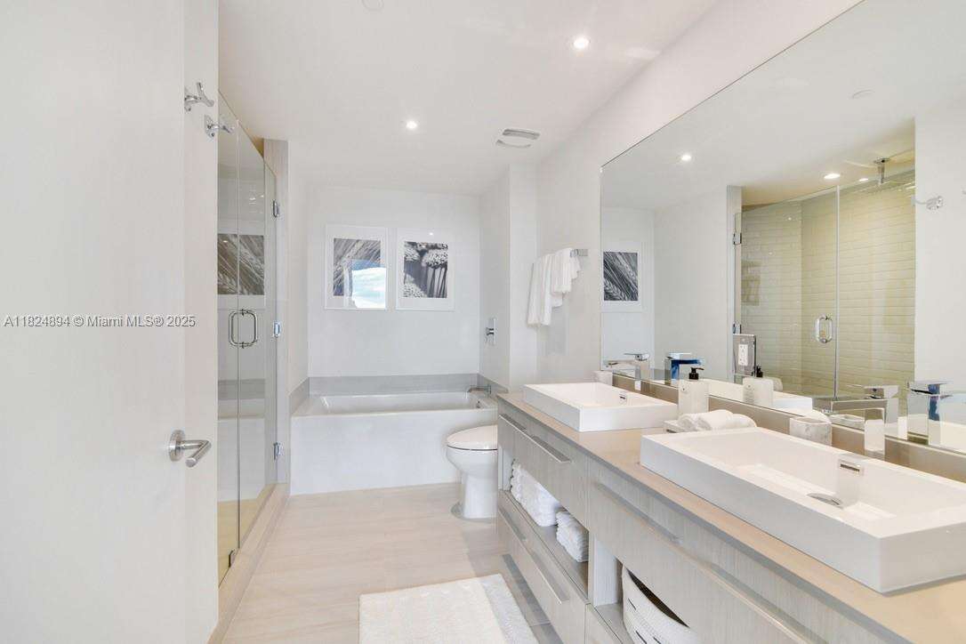 Hyde Beach House at 4010 Ocean Dr, Hollywood, FL 33019 - For Rent photo 12
