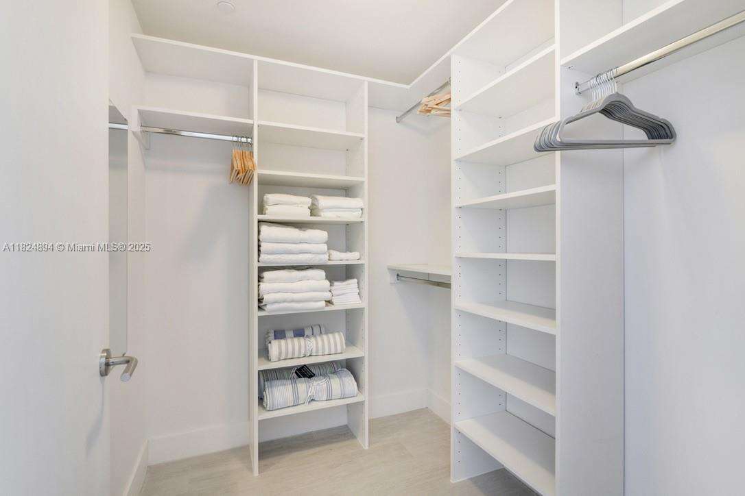 Hyde Beach House at 4010 Ocean Dr, Hollywood, FL 33019 - For Rent photo 19
