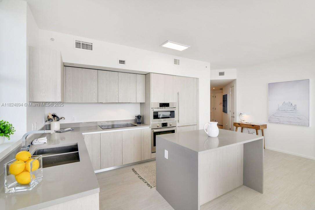 Hyde Beach House at 4010 Ocean Dr, Hollywood, FL 33019 - For Rent photo 21