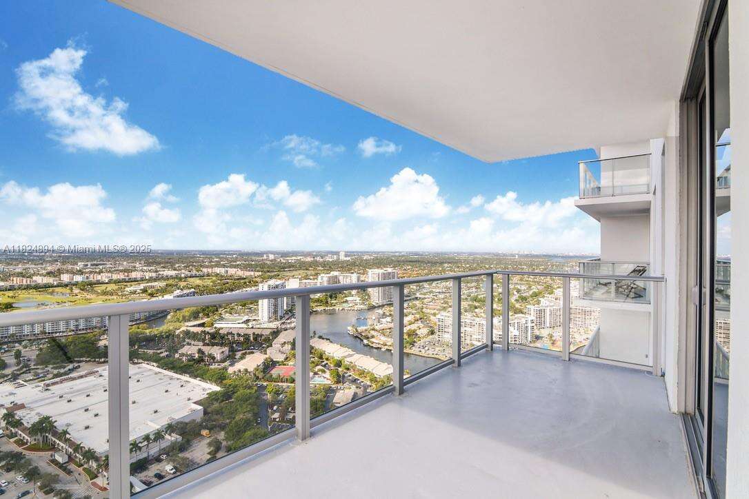 Hyde Beach House at 4010 Ocean Dr, Hollywood, FL 33019 - For Rent photo 24