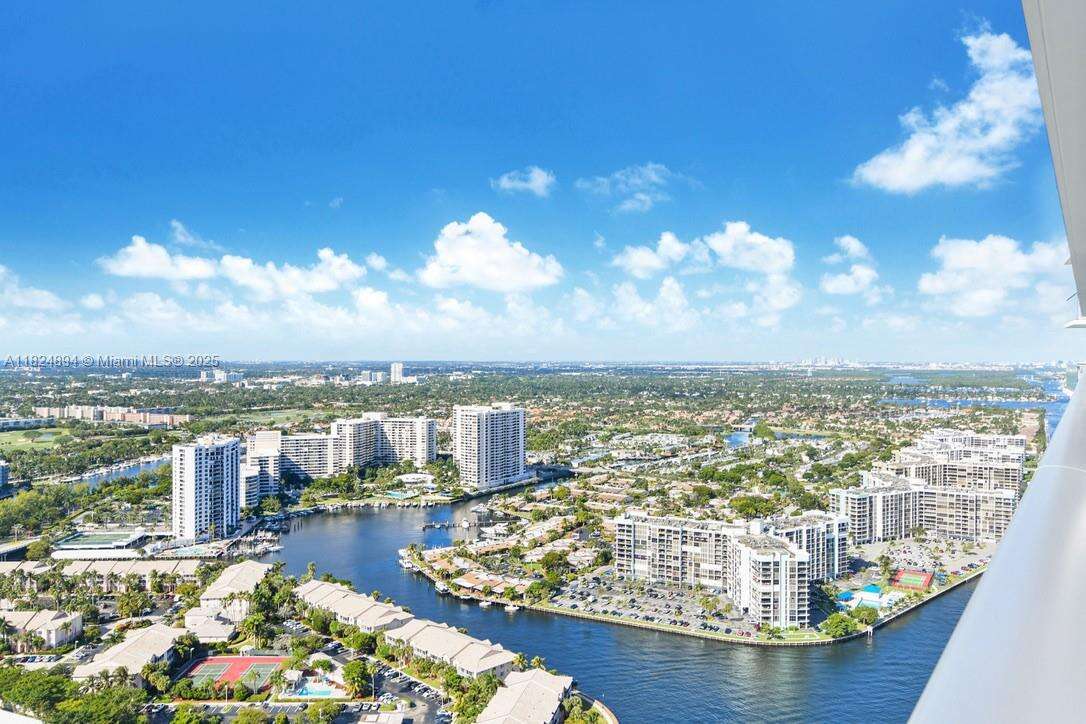 Hyde Beach House at 4010 Ocean Dr, Hollywood, FL 33019 - For Rent photo 26