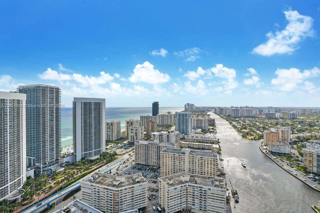 Hyde Beach House at 4010 Ocean Dr, Hollywood, FL 33019 - For Rent photo 5