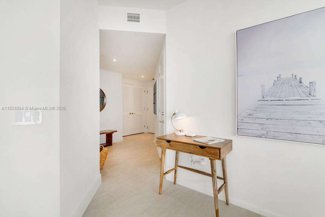 Hyde Beach House at 4010 Ocean Dr, Hollywood, FL 33019 - For Rent photo 6