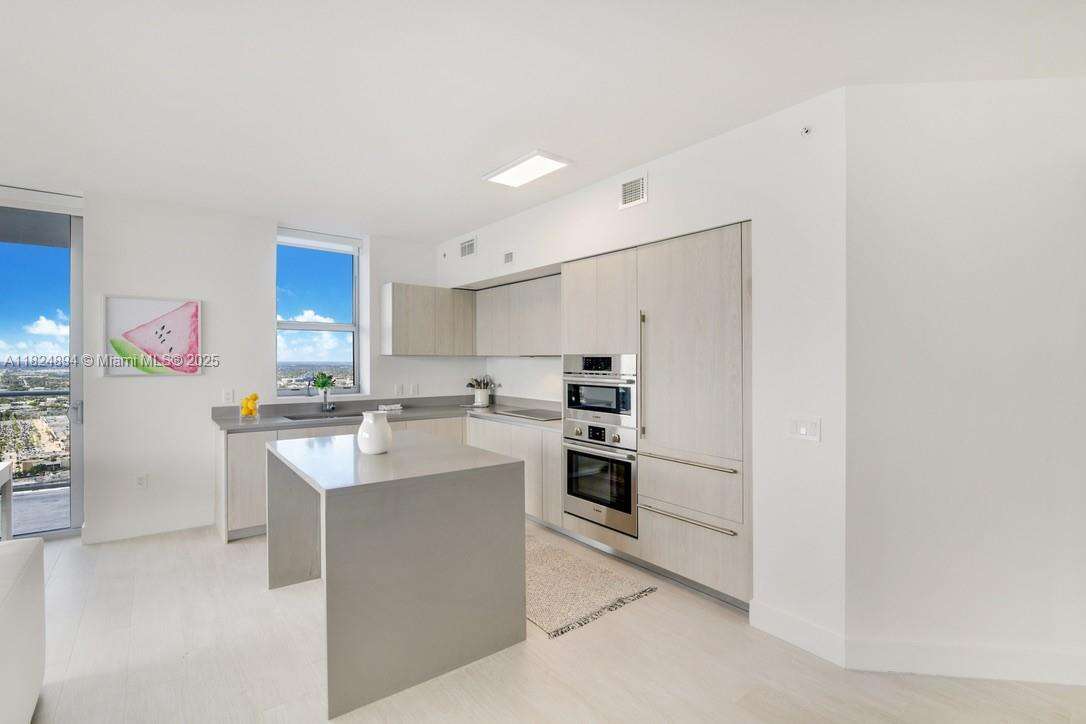 Hyde Beach House at 4010 Ocean Dr, Hollywood, FL 33019 - For Rent photo 7