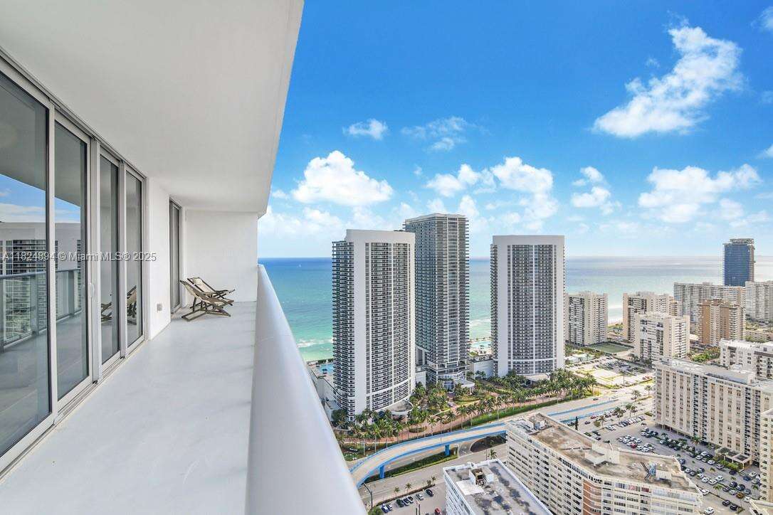 Hyde Beach House at 4010 Ocean Dr, Hollywood, FL 33019 - For Rent photo 9