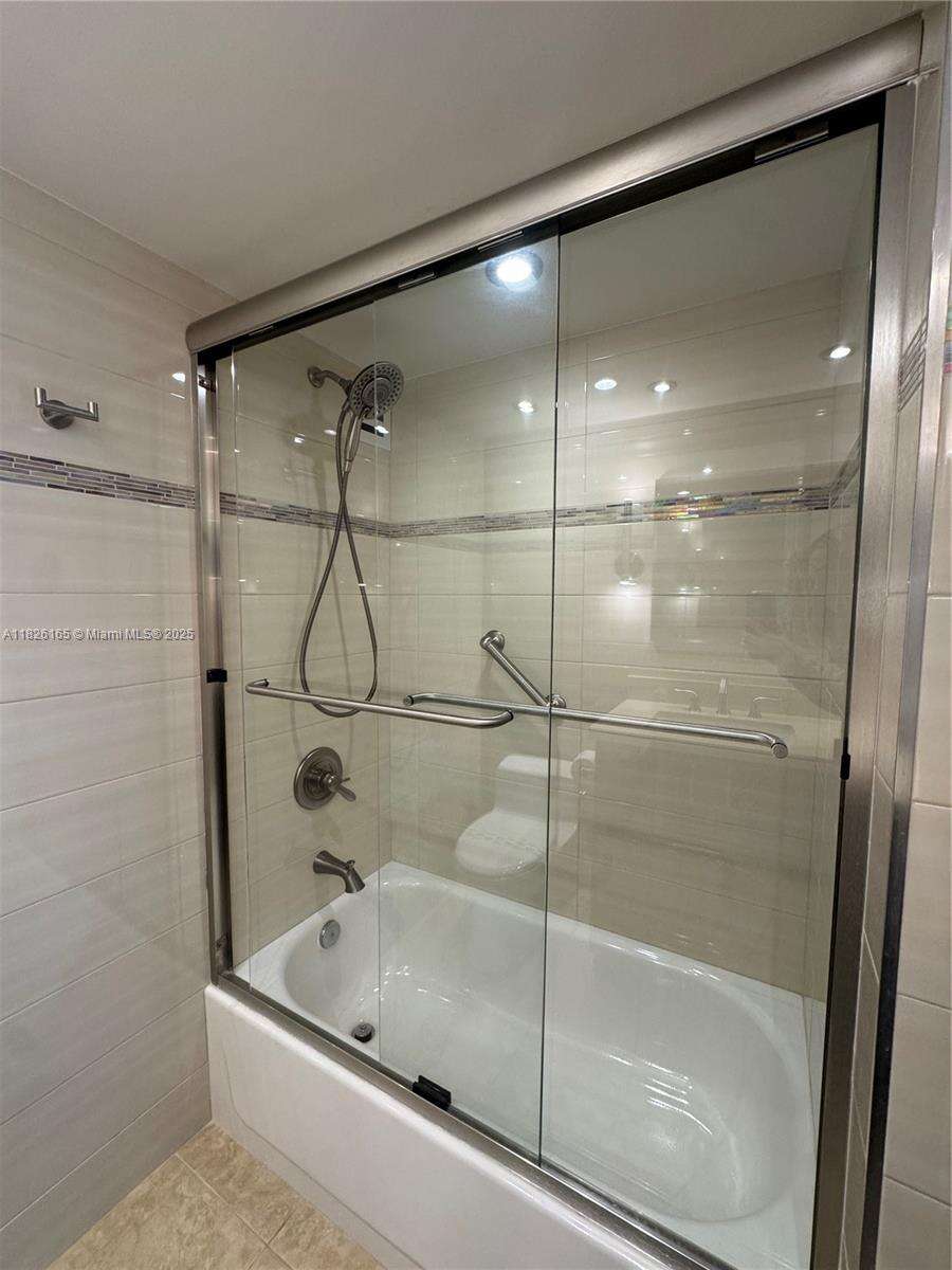 Seacoast 5151 at 5151 Collins Ave, Miami Beach, FL 33140 - For Rent photo 22