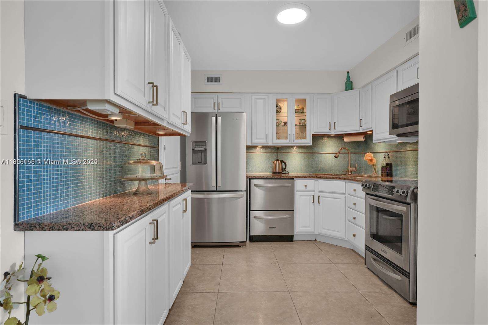 Seacoast 5151 at 5151 Collins Ave, Miami Beach, FL 33140 - For Rent photo 10