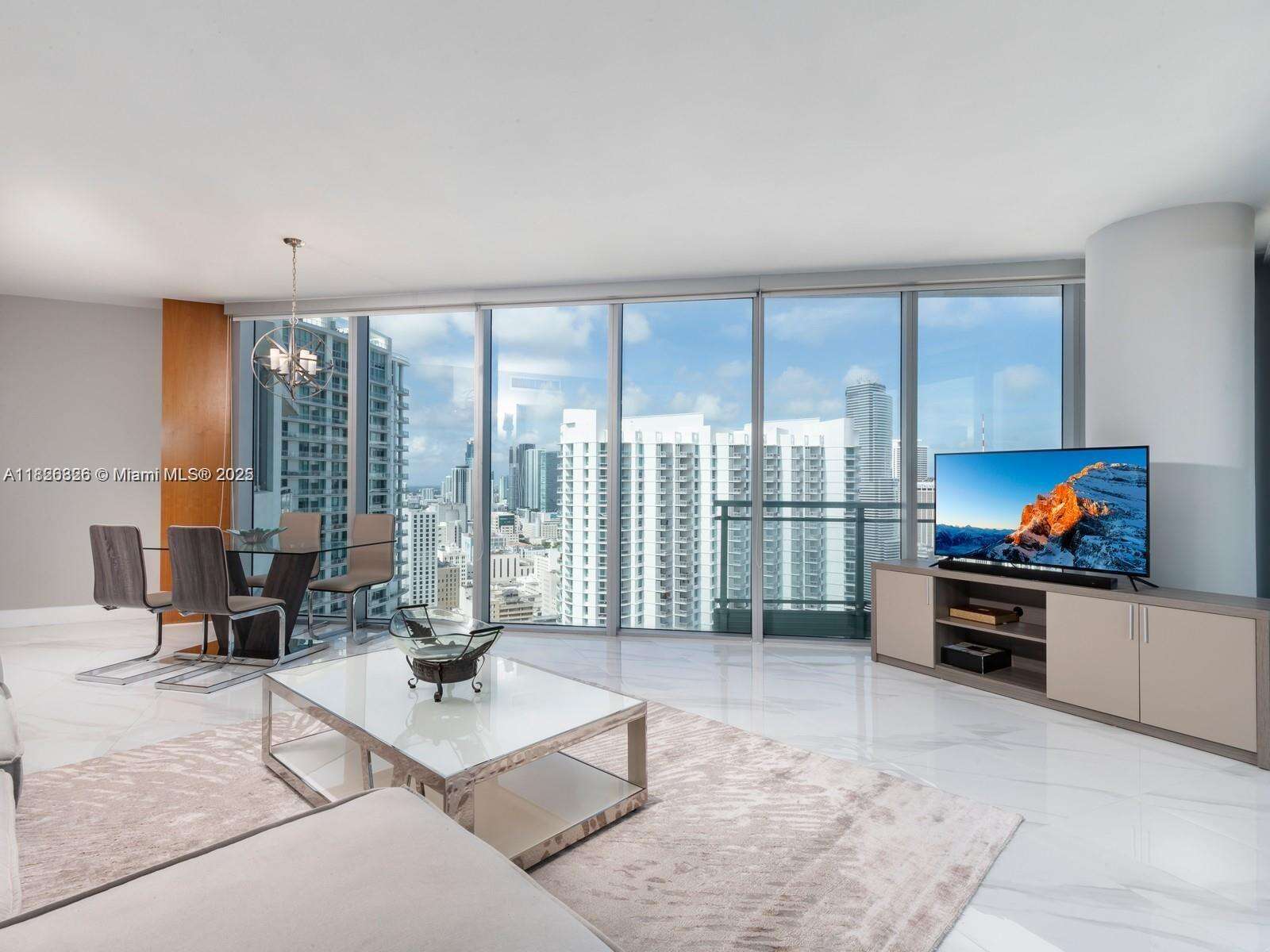 Mint at 92 3 St, Miami, FL 33130 - For Rent photo 2