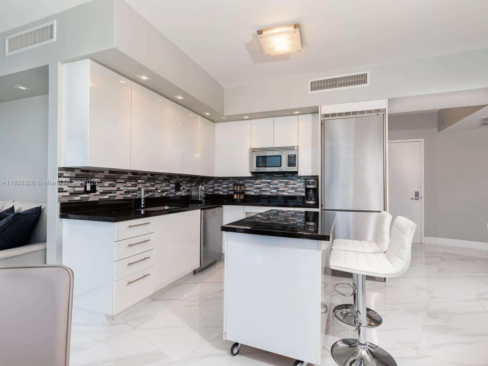 Mint at 92 3 St, Miami, FL 33130 - For Rent photo 4