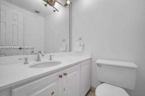 The Hemispheres at 1950 Ocean Dr, Hallandale Beach, FL 33009 - For Rent photo 19