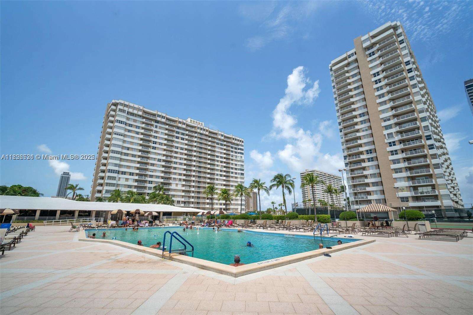 The Hemispheres at 1950 Ocean Dr, Hallandale Beach, FL 33009 - For Rent photo 23