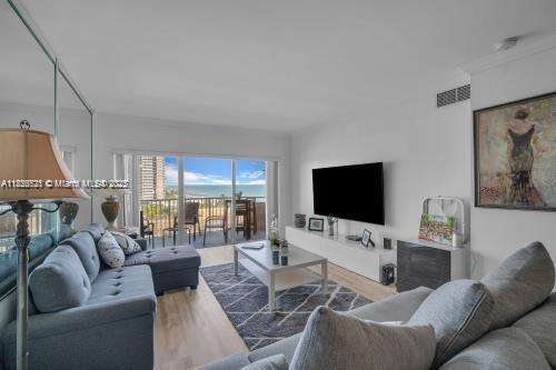 The Hemispheres at 1950 Ocean Dr, Hallandale Beach, FL 33009 - For Rent photo 7