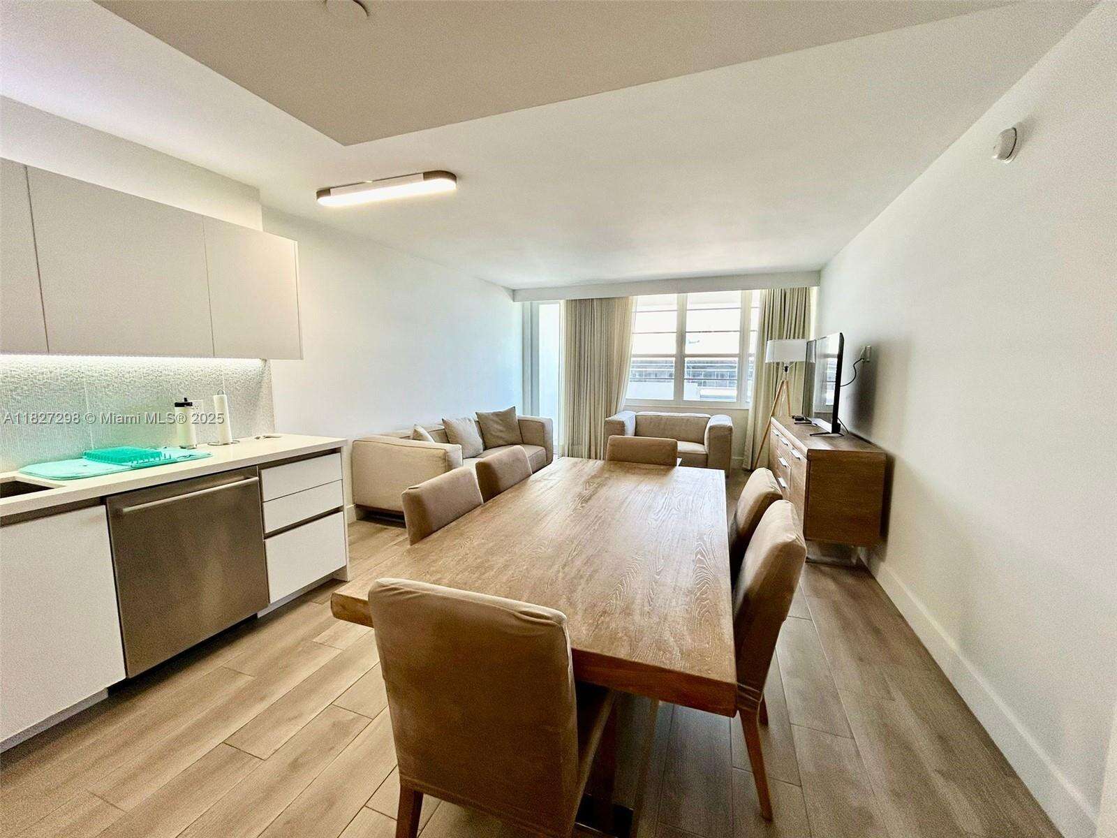Decoplage at 100 Lincoln Rd, Miami Beach, FL 33139 - For Rent photo 2