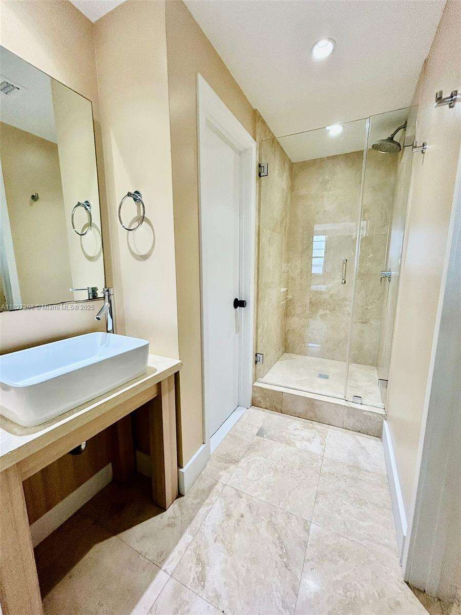 Decoplage at 100 Lincoln Rd, Miami Beach, FL 33139 - For Rent photo 12