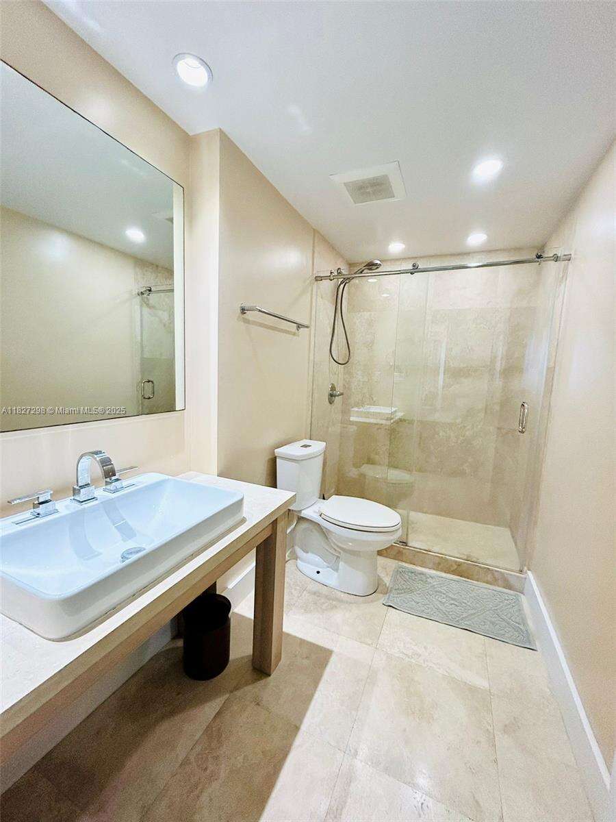 Decoplage at 100 Lincoln Rd, Miami Beach, FL 33139 - For Rent photo 5