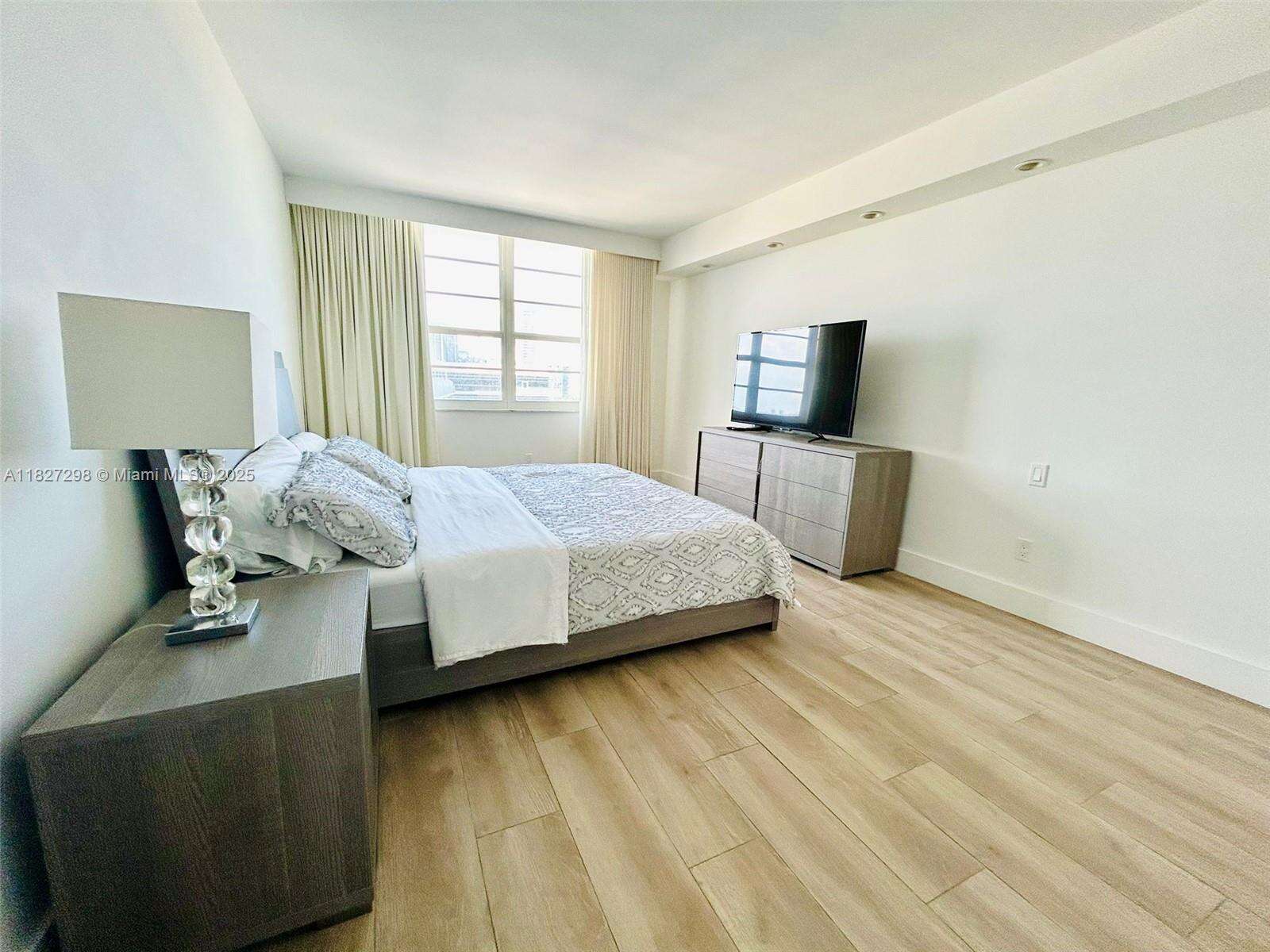 Decoplage at 100 Lincoln Rd, Miami Beach, FL 33139 - For Rent photo 7