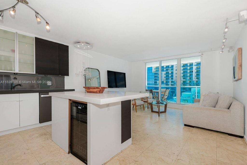 Roney Palace at 2301 Collins Ave, Miami Beach, FL 33139 - For Rent photo 12