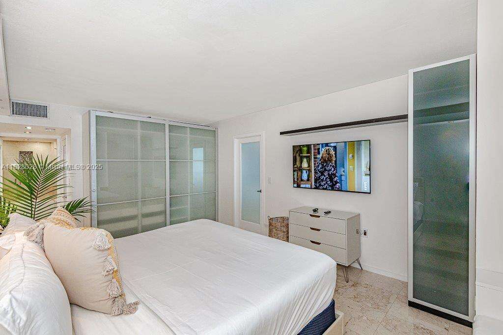 Roney Palace at 2301 Collins Ave, Miami Beach, FL 33139 - For Rent photo 14