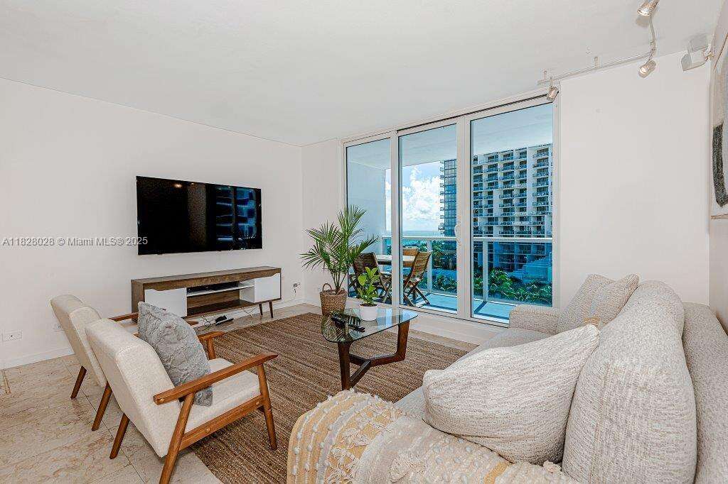 Roney Palace at 2301 Collins Ave, Miami Beach, FL 33139 - For Rent photo 3
