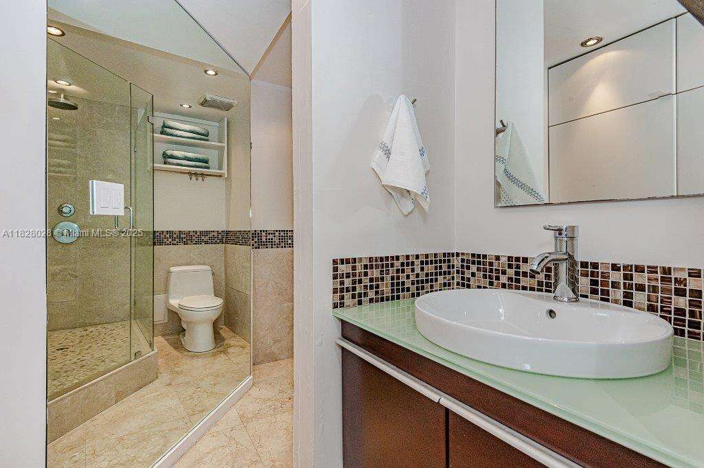 Roney Palace at 2301 Collins Ave, Miami Beach, FL 33139 - For Rent photo 21