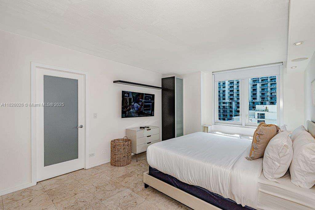 Roney Palace at 2301 Collins Ave, Miami Beach, FL 33139 - For Rent photo 25