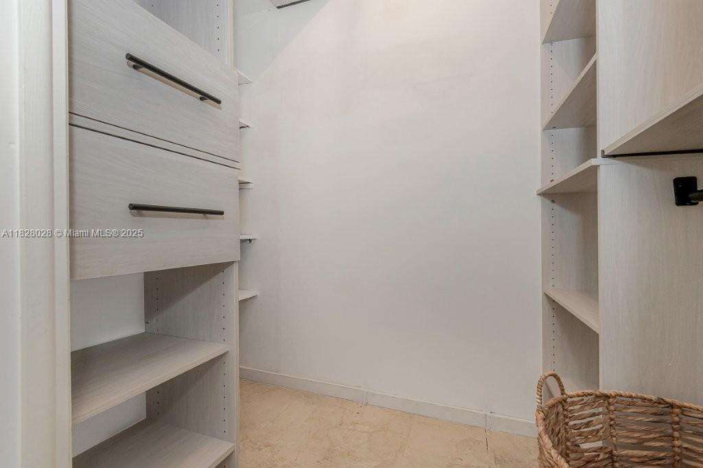 Roney Palace at 2301 Collins Ave, Miami Beach, FL 33139 - For Rent photo 27