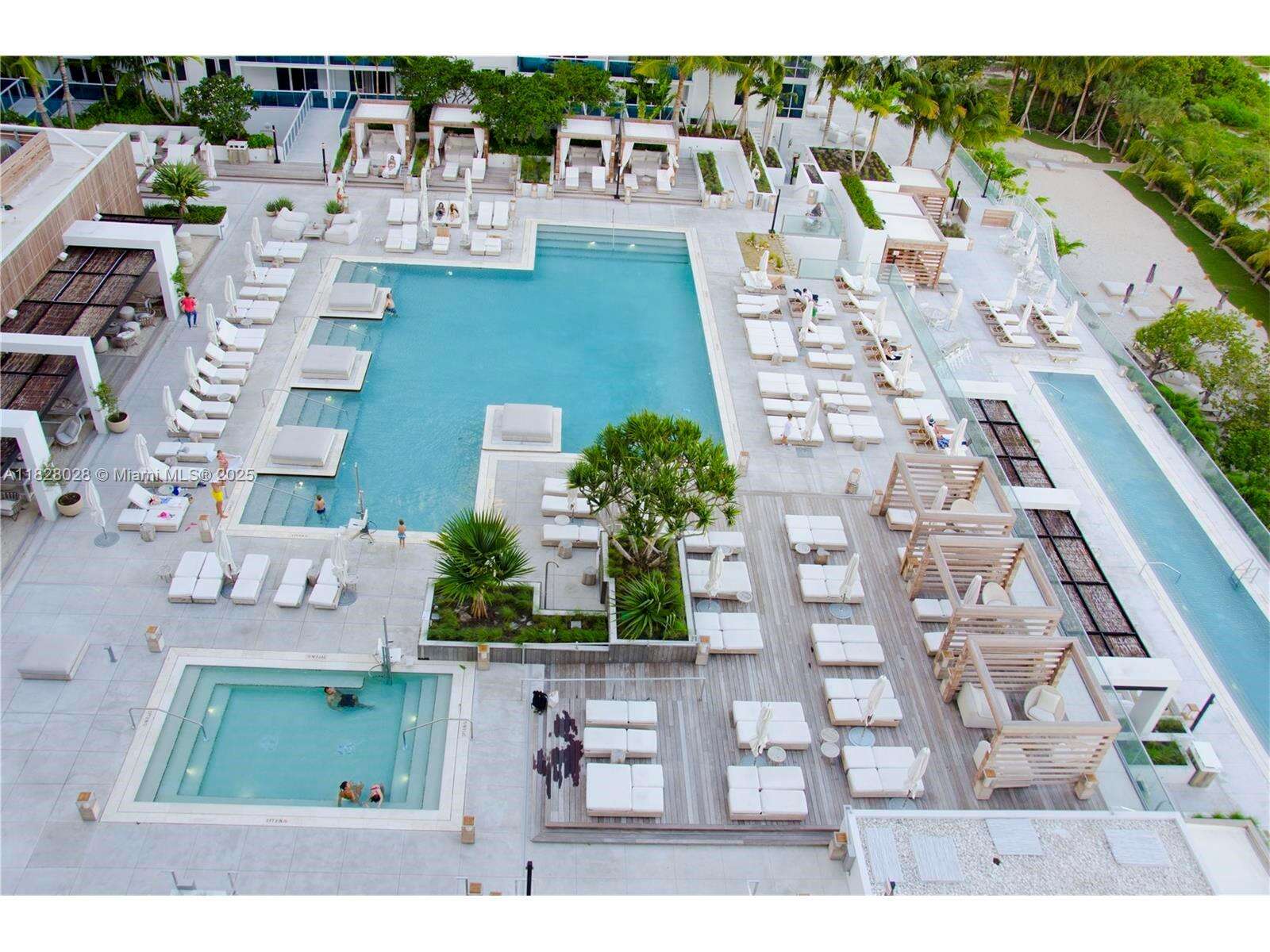 Roney Palace at 2301 Collins Ave, Miami Beach, FL 33139 - For Rent photo 38