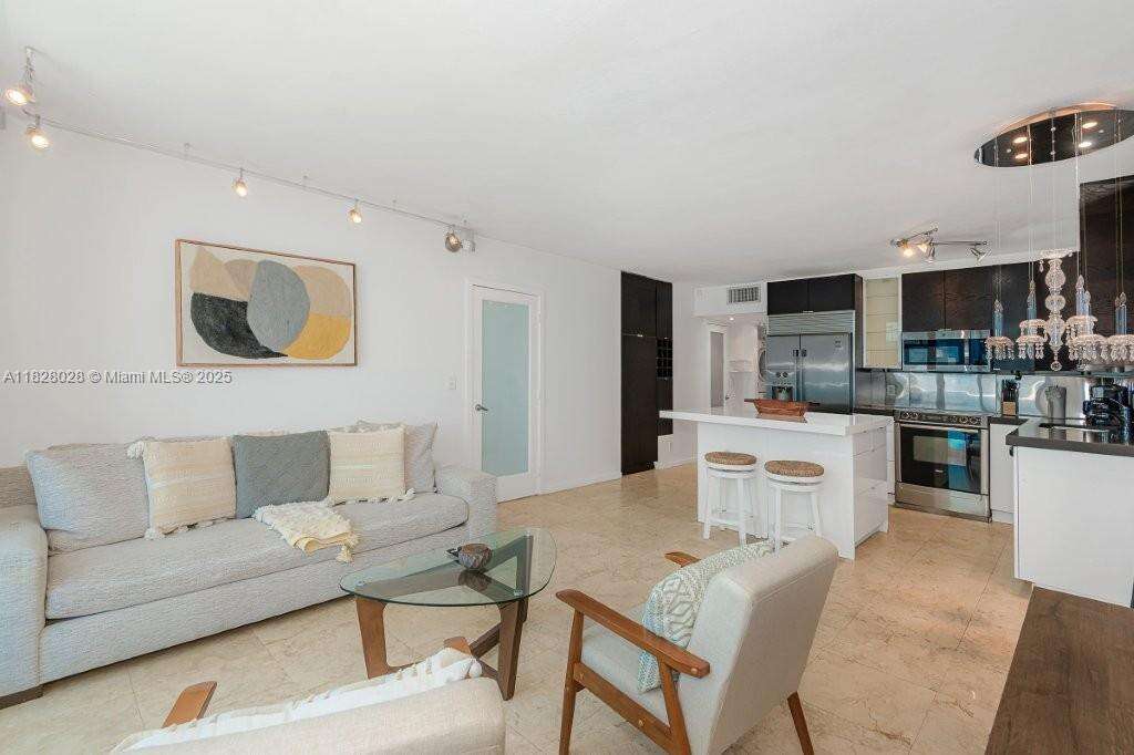 Roney Palace at 2301 Collins Ave, Miami Beach, FL 33139 - For Rent photo 10