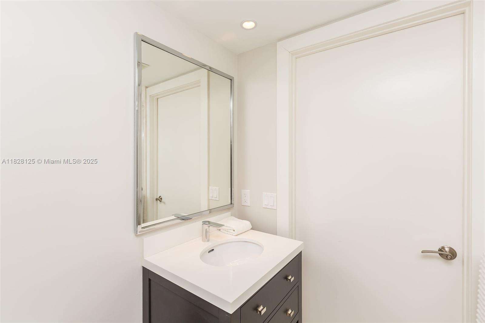 The Beach Club Two at 1830 Ocean Dr, Hallandale Beach, FL 33009 - For Rent photo 25