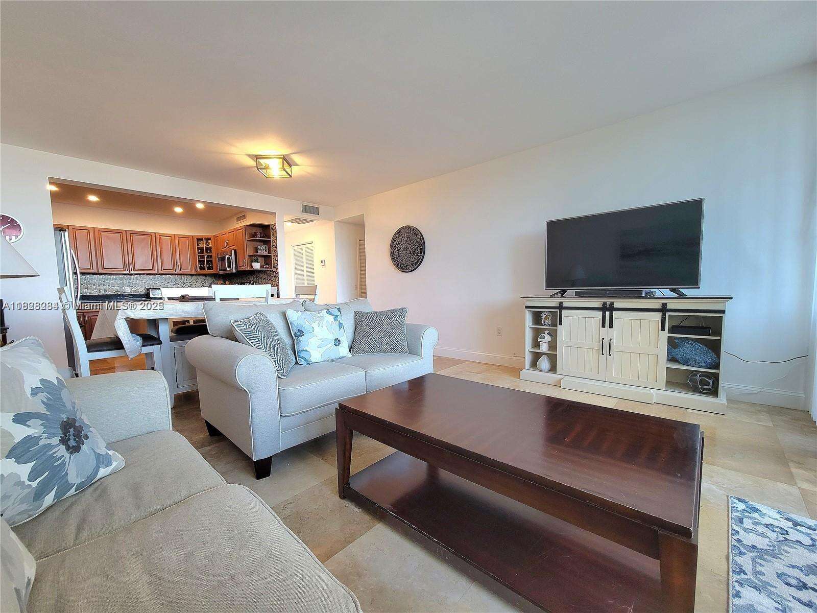 Alexander Towers at 3505 Ocean Dr, Hollywood, FL 33019 - For Rent photo 5