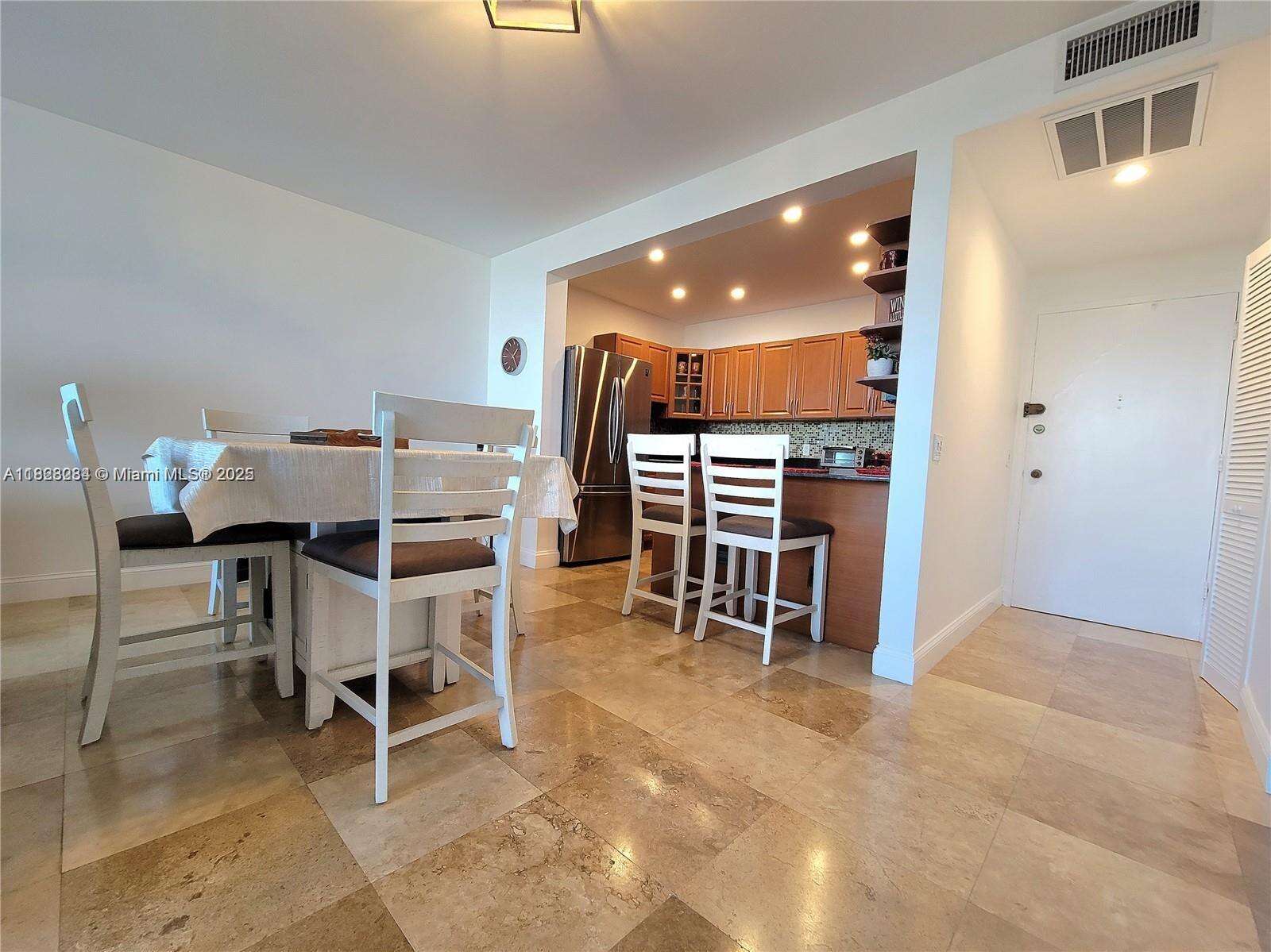 Alexander Towers at 3505 Ocean Dr, Hollywood, FL 33019 - For Rent photo 8