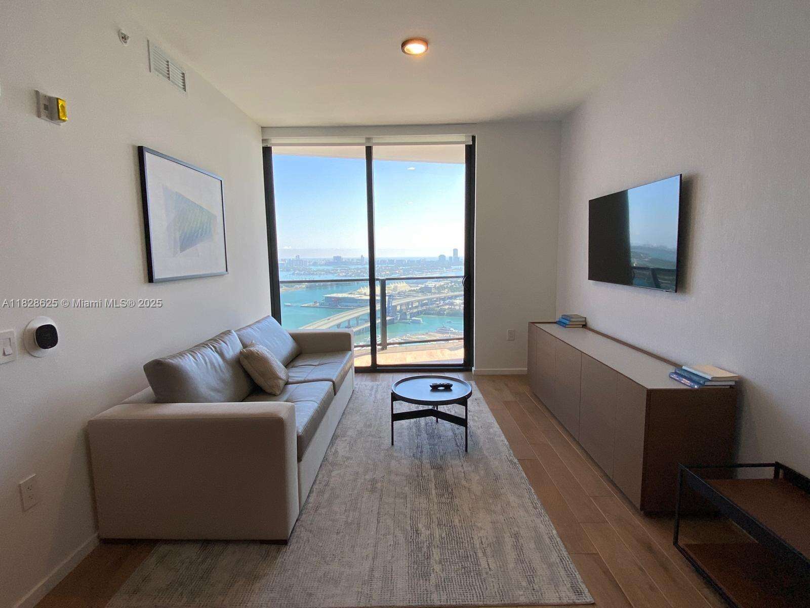 The Elser at 398 5th St, Miami, FL 33132 - For Rent photo 2