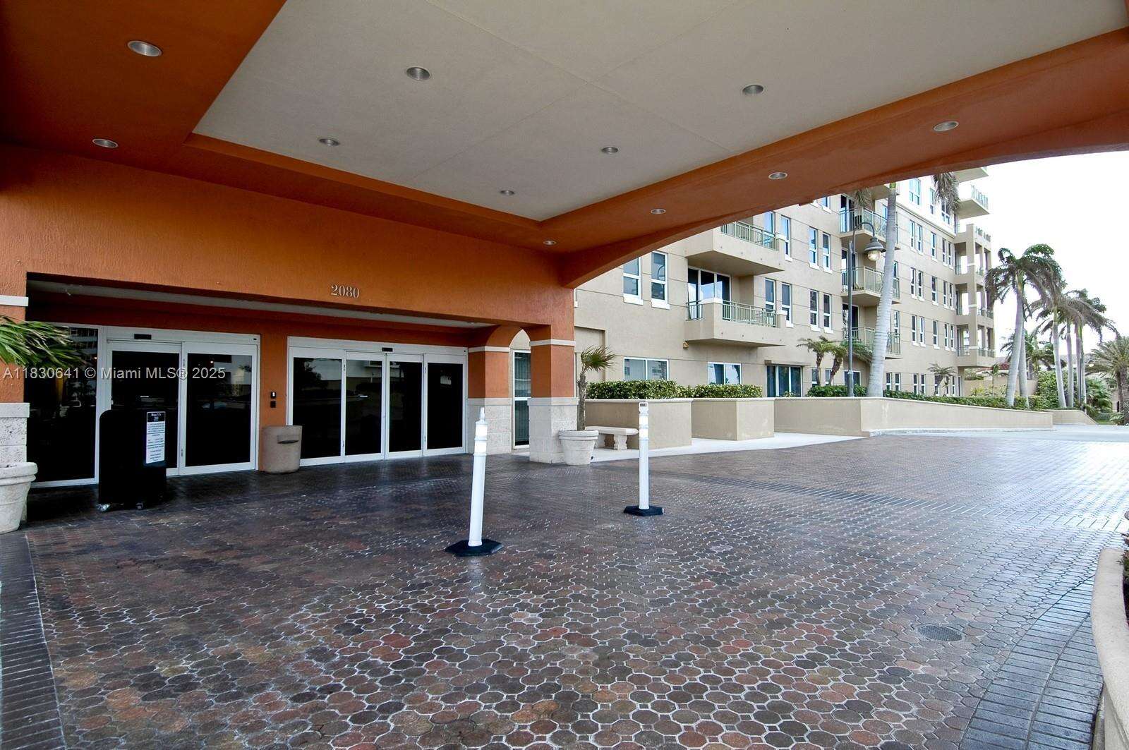 2080 Ocean Dr, Hallandale Beach, FL 33009 - For Rent photo 21