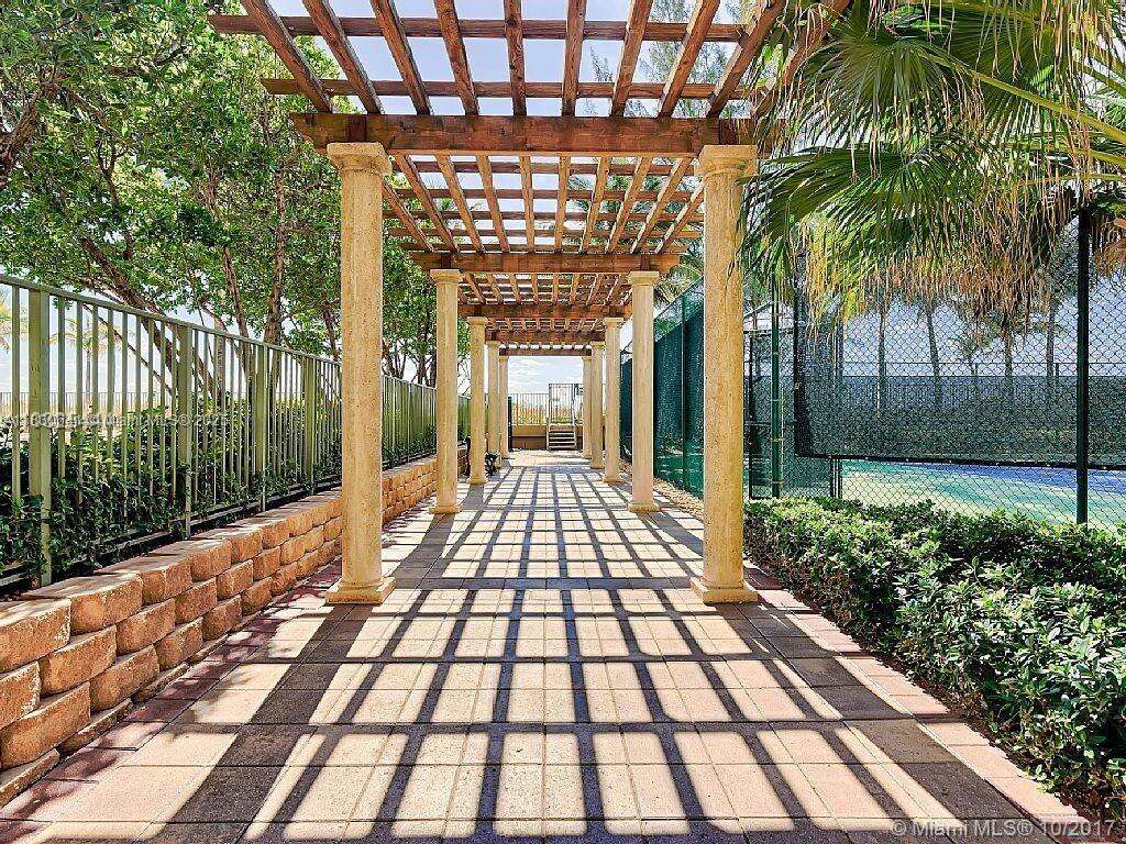2080 Ocean Dr, Hallandale Beach, FL 33009 - For Rent photo 7