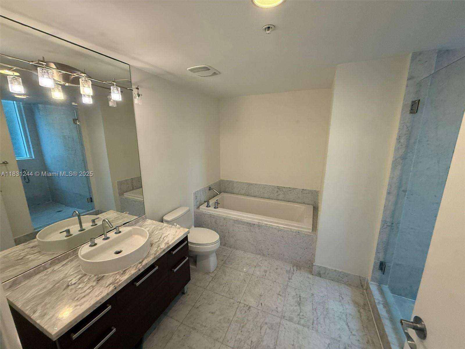 Vizcayne North at 244 Biscayne Blvd, Miami, FL 33132 - For Rent photo 7