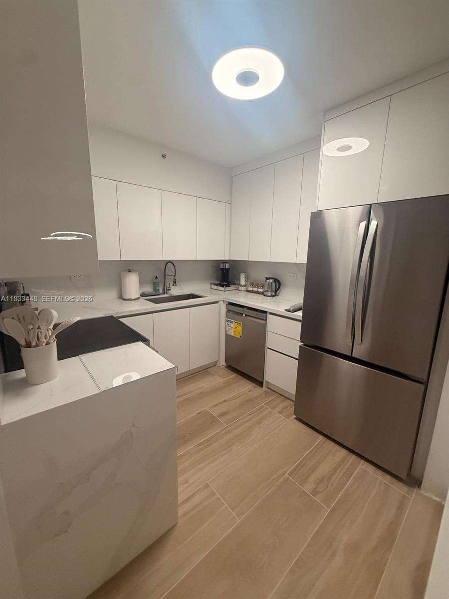 Flamingo South Beach at 1500 Bay Rd, Miami Beach, FL 33139 - For Rent photo 5