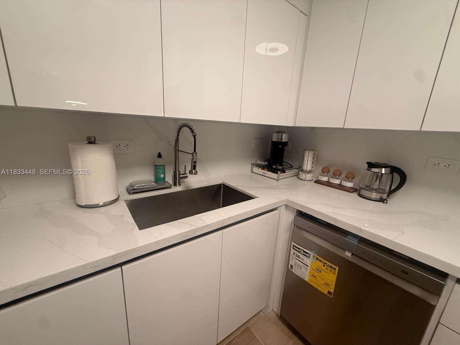 Flamingo South Beach at 1500 Bay Rd, Miami Beach, FL 33139 - For Rent photo 7