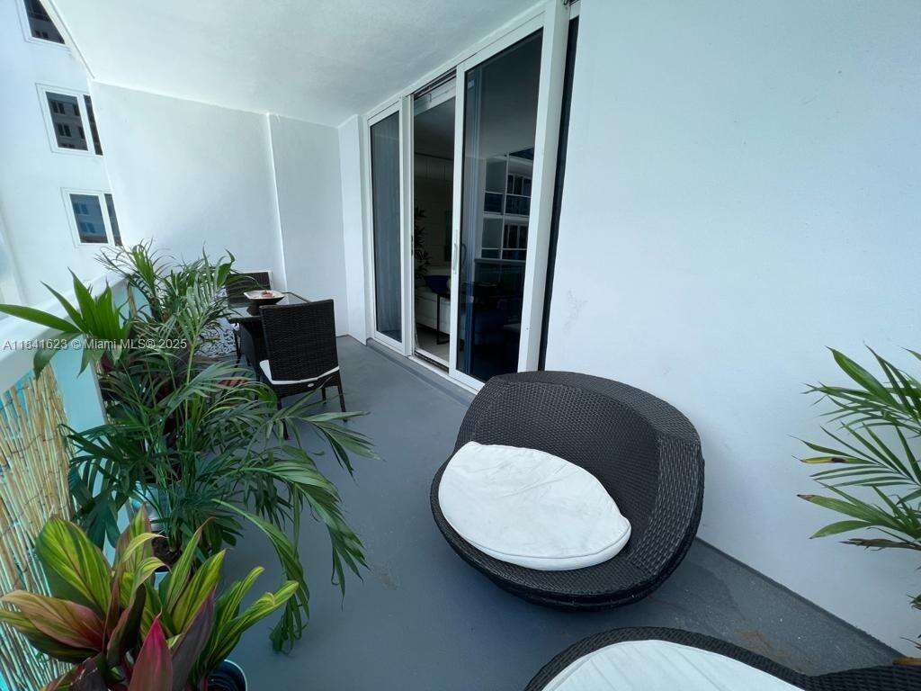 Roney Palace at 2301 Collins Ave, Miami Beach, FL 33139 - For Rent photo 12
