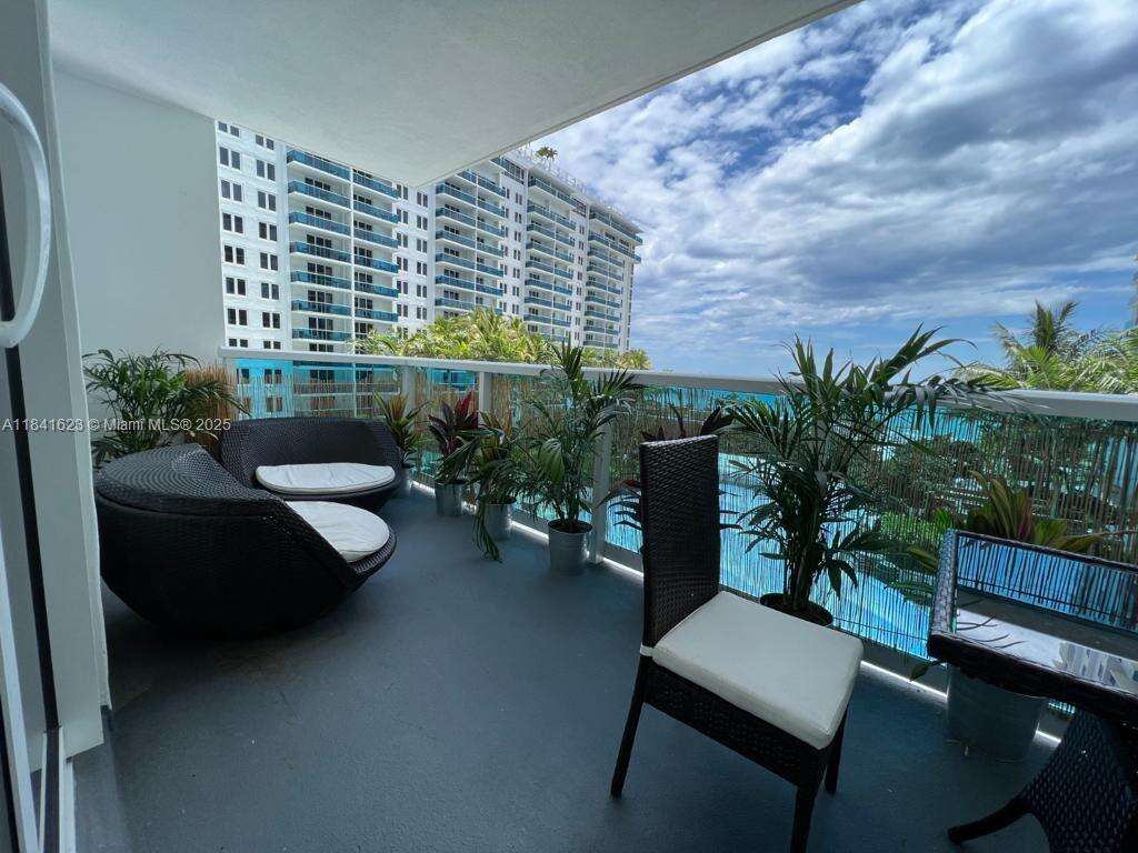 Roney Palace at 2301 Collins Ave, Miami Beach, FL 33139 - For Rent photo 14