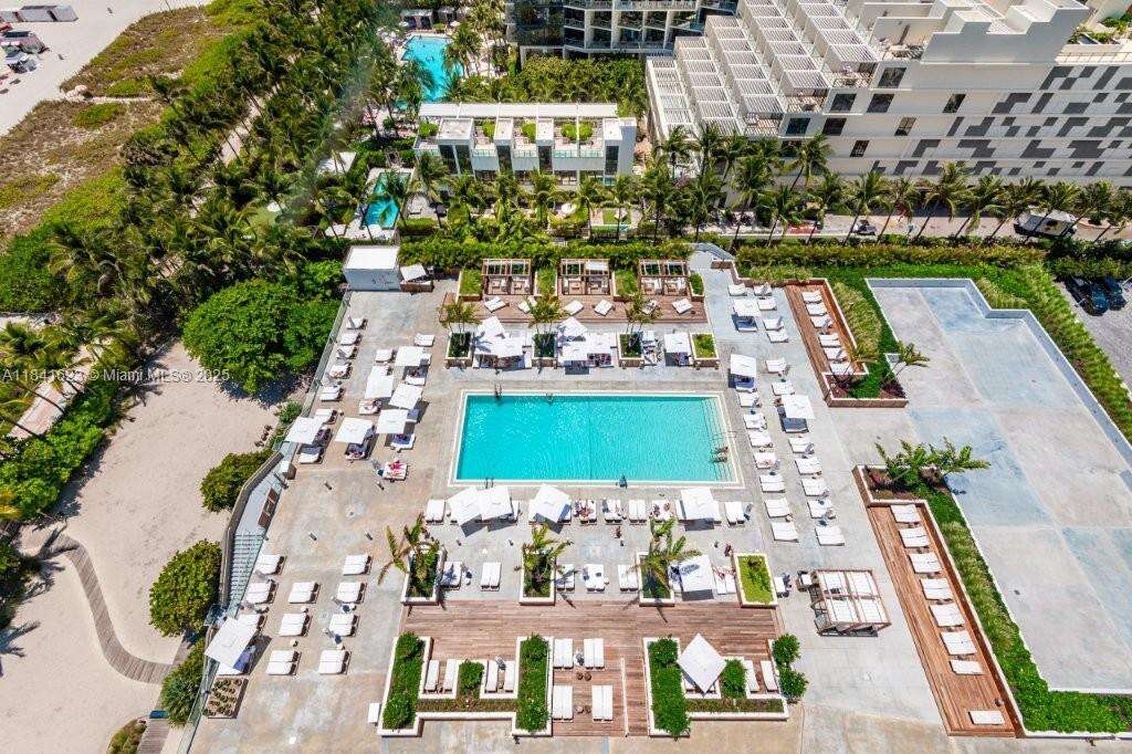 Roney Palace at 2301 Collins Ave, Miami Beach, FL 33139 - For Rent photo 16
